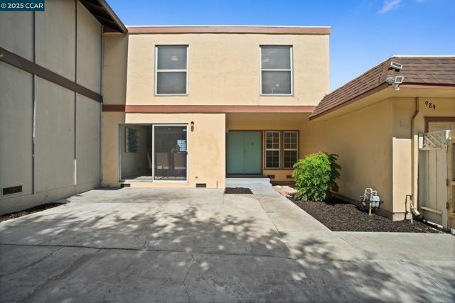 989 Parkside Dr, Richmond CA: https://media.crmls.org/mediaz/323ce7d2-0155-448c-94d8-dc6b163c29a8.jpg