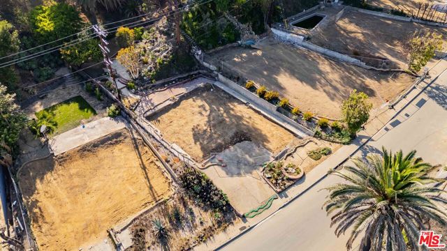 747 Jacon Way, Pacific Palisades CA: https://media.crmls.org/mediaz/323d1b87-7a94-4b0a-b55c-9879bbd9e089.jpg
