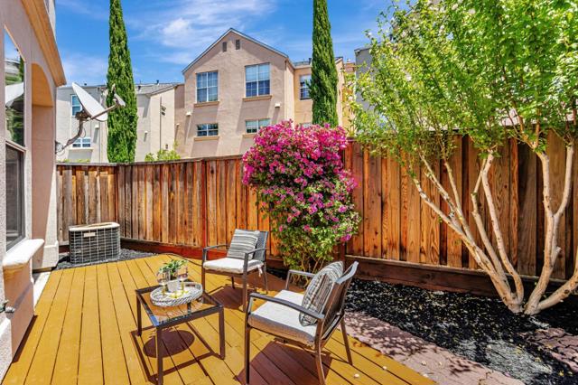 103 Whits Road, Mountain View CA: https://media.crmls.org/mediaz/323dc6d0-e90b-4144-a906-86491d3af54e.jpg