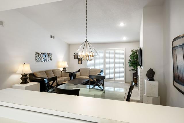 357 Desert Falls E Drive, Palm Desert CA: https://media.crmls.org/mediaz/323e2312-52a0-4bc5-9389-13abc88e8ef7.jpg
