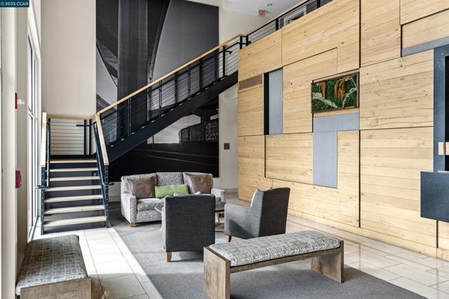 311 Oak St, Oakland CA: https://media.crmls.org/mediaz/323e6189-a3c4-4110-815b-297ff3f47481.jpg