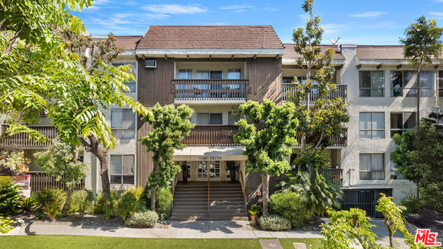 9061 Keith Avenue, West Hollywood CA: https://media.crmls.org/mediaz/323eb01d-d171-42ce-9f74-0001134c8649.jpg