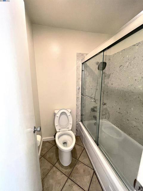 Image 9 of 16 For 470 Civic Dr  207