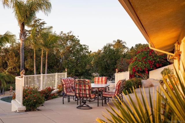 13671 Orchard Gate Rd, Poway CA: https://media.crmls.org/mediaz/323f2b82-462e-431f-9c61-2bc132f0d151.jpg