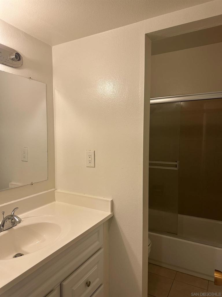https://media.crmls.org/mediaz/323f902a-ab99-463e-a4a3-6220641dad00.jpg?preset=X-Large