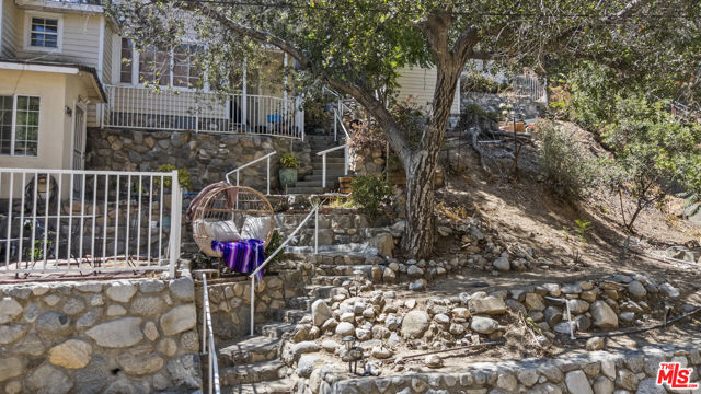 11344 Santol Drive, Sylmar CA: https://media.crmls.org/mediaz/323fb302-0ba2-4518-955c-a503e92cb99c.jpg
