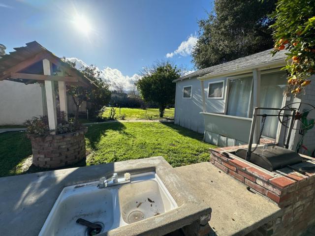 510 Bassett Street, King City CA: https://media.crmls.org/mediaz/3240d49c-0b96-4e96-886a-d3520a123e3a.jpg
