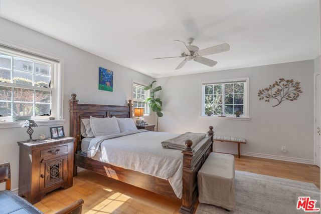 11316 Sunshine Terrace, Studio City CA: https://media.crmls.org/mediaz/3241fcbd-9e06-4365-b8d9-1dc12c87a0a7.jpg