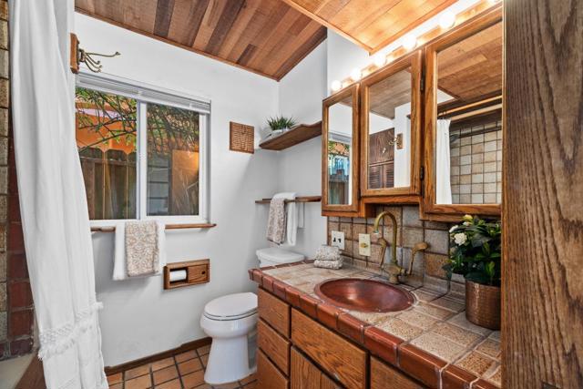 360 36th Avenue, Santa Cruz CA: https://media.crmls.org/mediaz/324341e9-550d-4fde-a977-ef5aff012e39.jpg