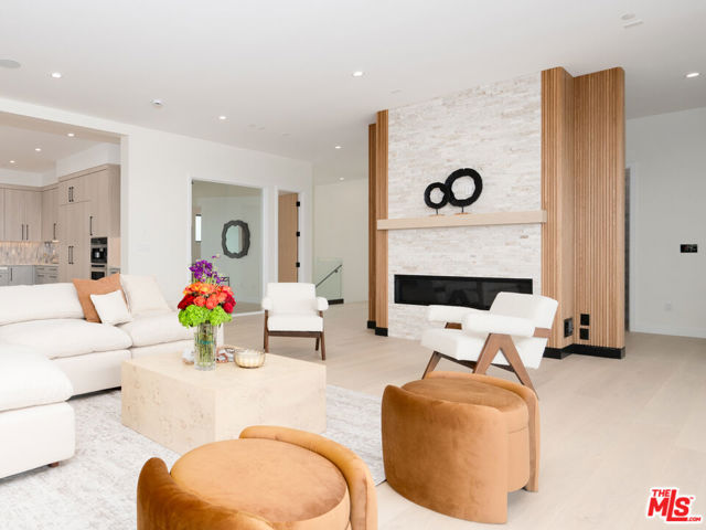 461 Chabela Drive, Manhattan Beach CA: https://media.crmls.org/mediaz/32438470-cde9-44c7-ae97-3ad9e4bd5e2c.jpg