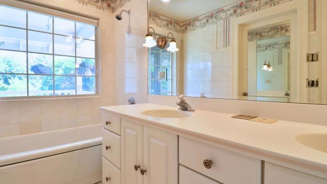 200 Iris Way, Palo Alto CA: https://media.crmls.org/mediaz/3243c182-34f5-483a-8b3a-e6b800388c39.jpg