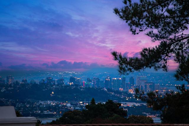 2071 Caminito Circulo Norte, La Jolla CA: https://media.crmls.org/mediaz/32446ec2-418f-4c27-8799-f03f677040d6.jpg
