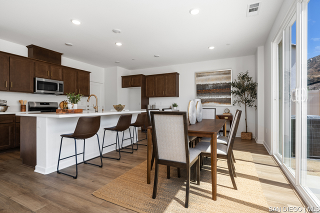 15353 Dawning CT, Lake Elsinore CA: https://media.crmls.org/mediaz/3244f0f4-85ee-419a-b29e-f1134bae359d.jpg