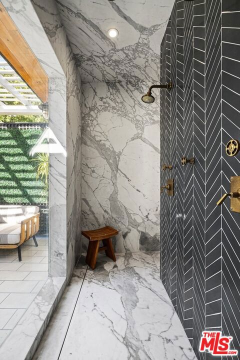 1640 N Kings Road, Los Angeles CA: https://media.crmls.org/mediaz/32457315-ae6d-4018-9794-57ff42cce6ee.jpg