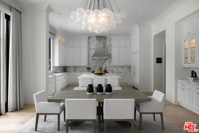 9520 Hidden Valley Road, Beverly Hills CA: https://media.crmls.org/mediaz/32465afe-ddc9-4a3e-9c78-5dee168548e0.jpg