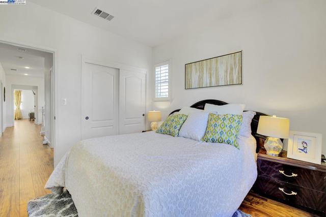 200 ARDEN CT, San Ramon CA: https://media.crmls.org/mediaz/3247a3f9-91ac-42c3-a0d0-3412ae0d2752.jpg