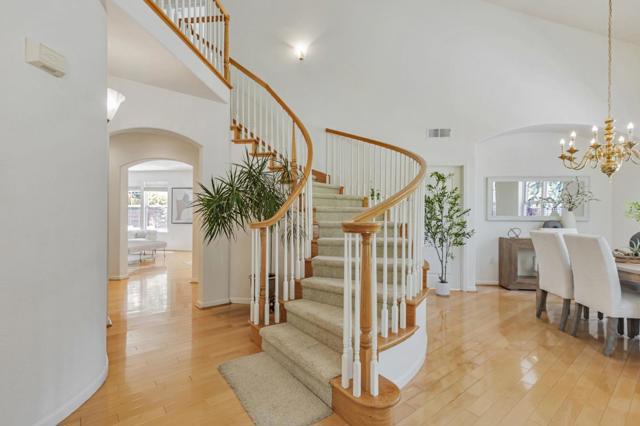 18898 Bellgrove Circle, Saratoga CA: https://media.crmls.org/mediaz/32483a46-56a8-4ac3-9f8c-2b4e9c536b24.jpg