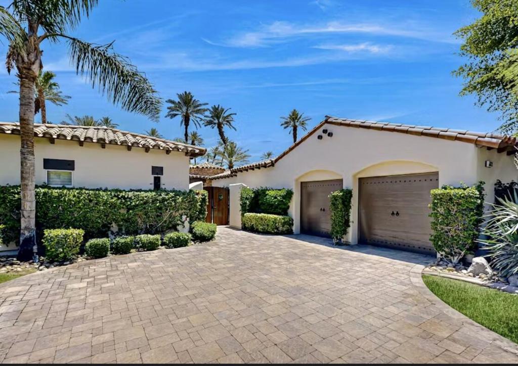 56618 Palms Drive