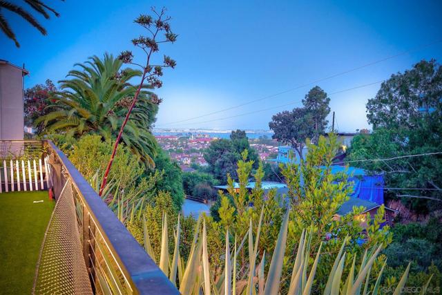 3115 Edith Ln, San Diego CA: https://media.crmls.org/mediaz/3248e83f-807a-4c44-a7bc-752250d8f1e0.jpg