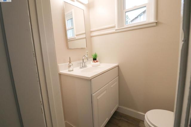 2272 Kelly St, Hayward CA: https://media.crmls.org/mediaz/324a7f77-739d-4a3d-9b6a-3cbab9b3092b.jpg