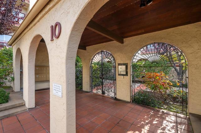 10 9th Avenue, San Mateo CA: https://media.crmls.org/mediaz/324ac90e-a0aa-43bc-8d88-21fa04d93dba.jpg