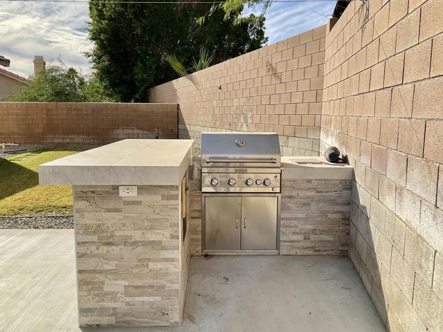 Image 12 of 15 For 69572 Ridgeway Avenue