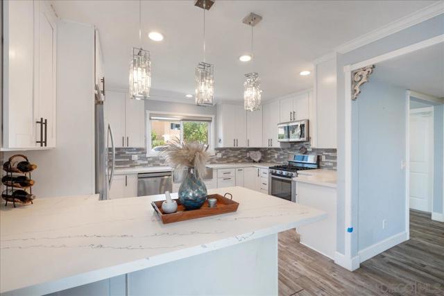 3834 Polaris Dr, La Mesa CA: https://media.crmls.org/mediaz/324b6640-7466-428d-817f-2fc72bbe6def.jpg