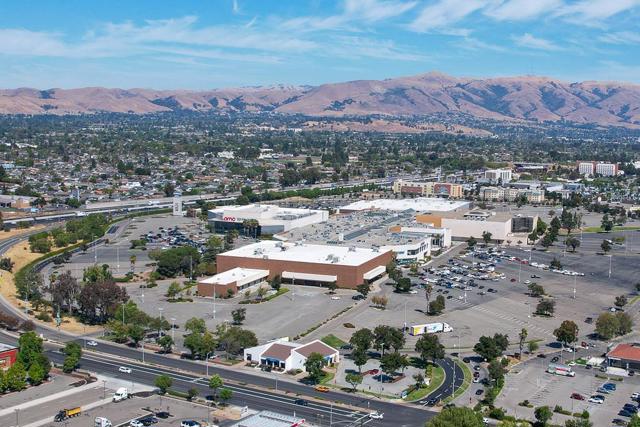 5953 Bellflower Drive, Newark CA: https://media.crmls.org/mediaz/324bf3db-61c3-46d4-812e-a322fddf46b8.jpg