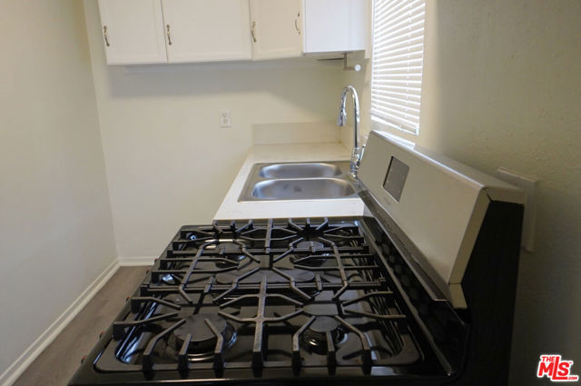 1526 W 83rd Street, Los Angeles CA: https://media.crmls.org/mediaz/324c46c8-be33-4d85-8c38-66c3bc044b3a.jpg