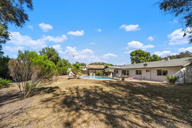 1140 Cloverleaf Dr, El Cajon CA: https://media.crmls.org/mediaz/324c6ade-48d3-4cec-ad4e-9dec3fcbea69.jpg