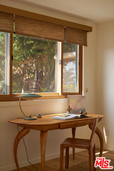 29500 Heathercliff Road, Malibu CA: https://media.crmls.org/mediaz/324cfe27-016a-4cee-9c3f-ab180a798bc3.jpg