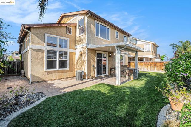 1008 Finn Way, Brentwood CA: https://media.crmls.org/mediaz/324d6a7e-e80b-4b48-851a-9a0d3268b2ec.jpg
