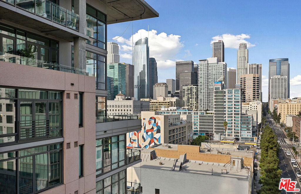 1111 S Grand Avenue #1111