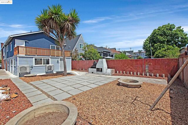 2906 Adeline St, Oakland CA: https://media.crmls.org/mediaz/324da388-b2f4-4ccb-b93a-00c02bcce4ae.jpg