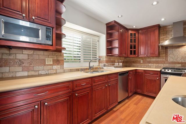 Drew Fenton | 1547 Palisades Drive Pacific Palisades CA | MLS: 7475978