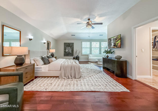 3331 Monte Carlo Drive, Thousand Oaks CA: https://media.crmls.org/mediaz/324dc026-c9b6-4a48-8f70-1ead5f4fc3f1.jpg