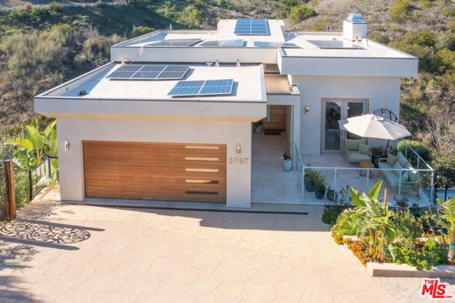5787 Calpine Drive, Malibu CA: https://media.crmls.org/mediaz/324ddcc0-5422-4234-bdda-0ce570b4746f.jpg