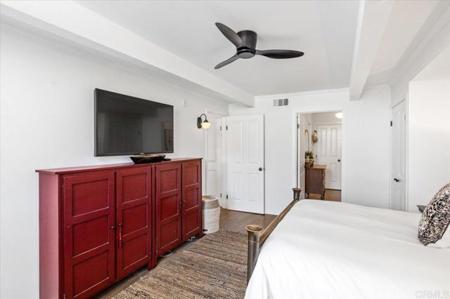 Detail Gallery Image 13 of 25 For 2535 Navarra Dr 8a,  Carlsbad,  CA 92009 - 1 Beds | 2 Baths