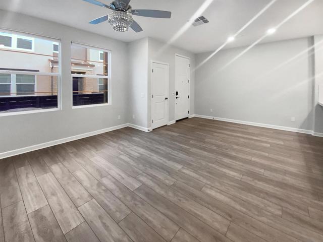 1206 Sunrise Vw, San Marcos CA: https://media.crmls.org/mediaz/324ec009-be6e-44be-9d41-87c58a752693.jpg