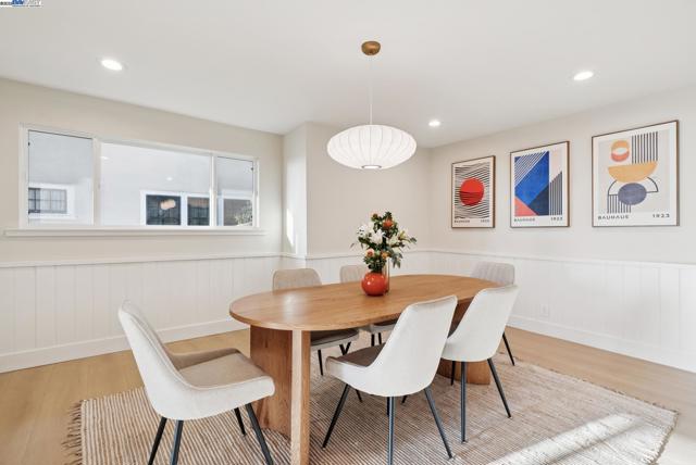 201 Amherst Ave, Kensington CA: https://media.crmls.org/mediaz/324f4848-0e81-4b04-adf2-346fda497de2.jpg