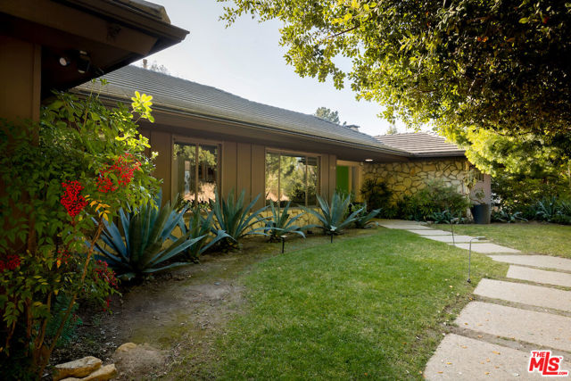 9410 Eden Drive photo 4