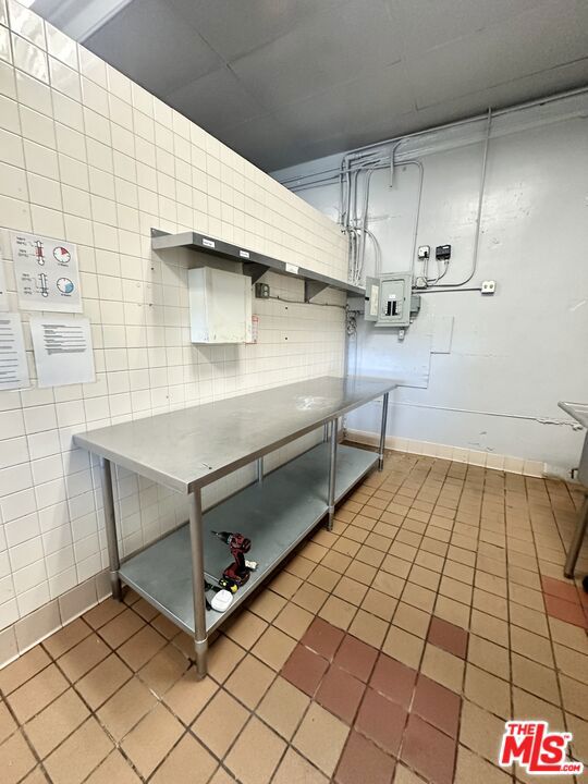  Commercial for Sale in Palmdale, California