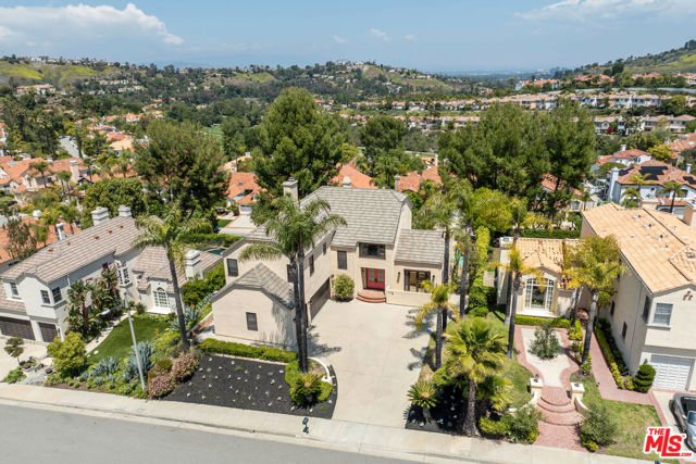 3458 Malaga Court, Calabasas CA: https://media.crmls.org/mediaz/32520053-7bf3-4c57-b353-3774989dcb17.jpg