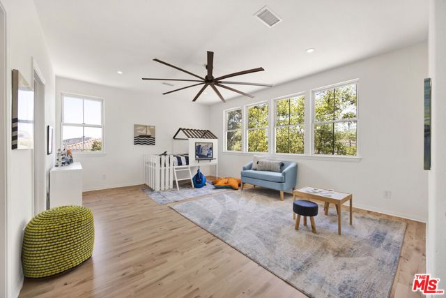 23473 Palm Drive, Calabasas CA: https://media.crmls.org/mediaz/32524b87-2c4e-4bd2-bd12-73f1f3734025.jpg