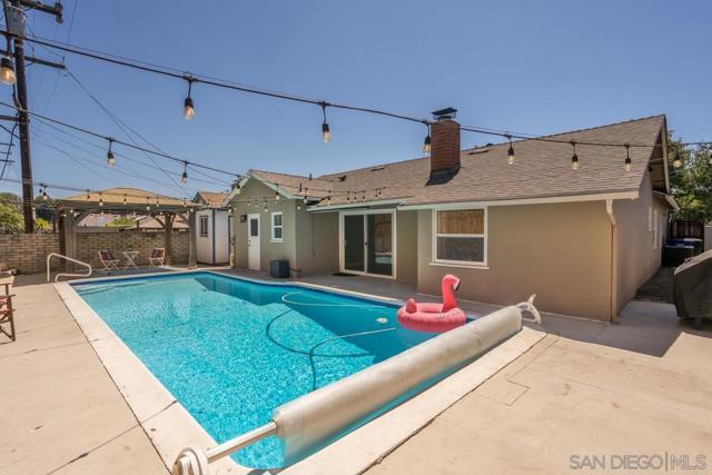1187 Tangerine St, El Cajon CA: https://media.crmls.org/mediaz/3252cd93-ebfc-478f-bf7e-5ecea07a351c.jpg