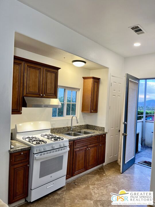 31305 Desert Moon Drive, Thousand Palms CA: https://media.crmls.org/mediaz/32546862-7b81-4f30-934f-e7b7b3fec24e.jpg