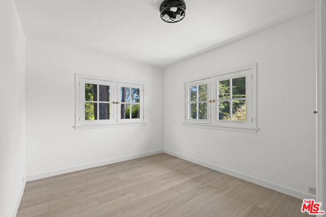 808 Woodacres Road, Santa Monica CA: https://media.crmls.org/mediaz/325496be-30cb-4851-b1c5-eb88ff8bfebe.jpg