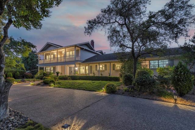14228 Amherst Court, Los Altos Hills CA: https://media.crmls.org/mediaz/32553577-209d-4c95-8422-eb857e1be406.jpg