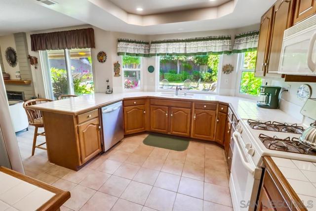 Ample counter and cabinet space!