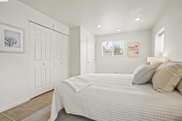 Image 33 of 41 For 7512 Sunkist Dr